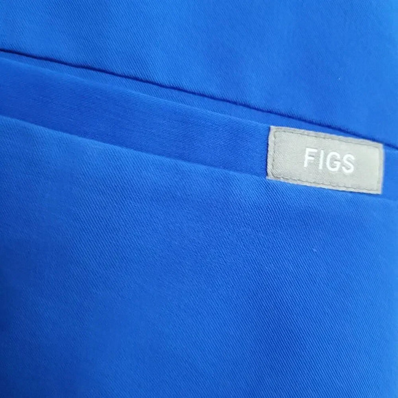 FIGS Technical Collection Blue Casma Three-Pocket Scrub Top Style FW1100 Women's - Picture 4 of 8